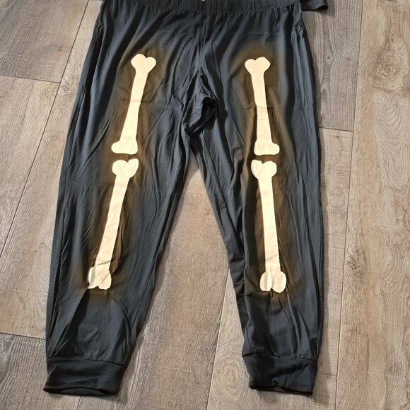 NWT: Way to Celebrate! Halloween Skeleton Pajama Set – Women's XL (46–48) - Picture 4 of 7